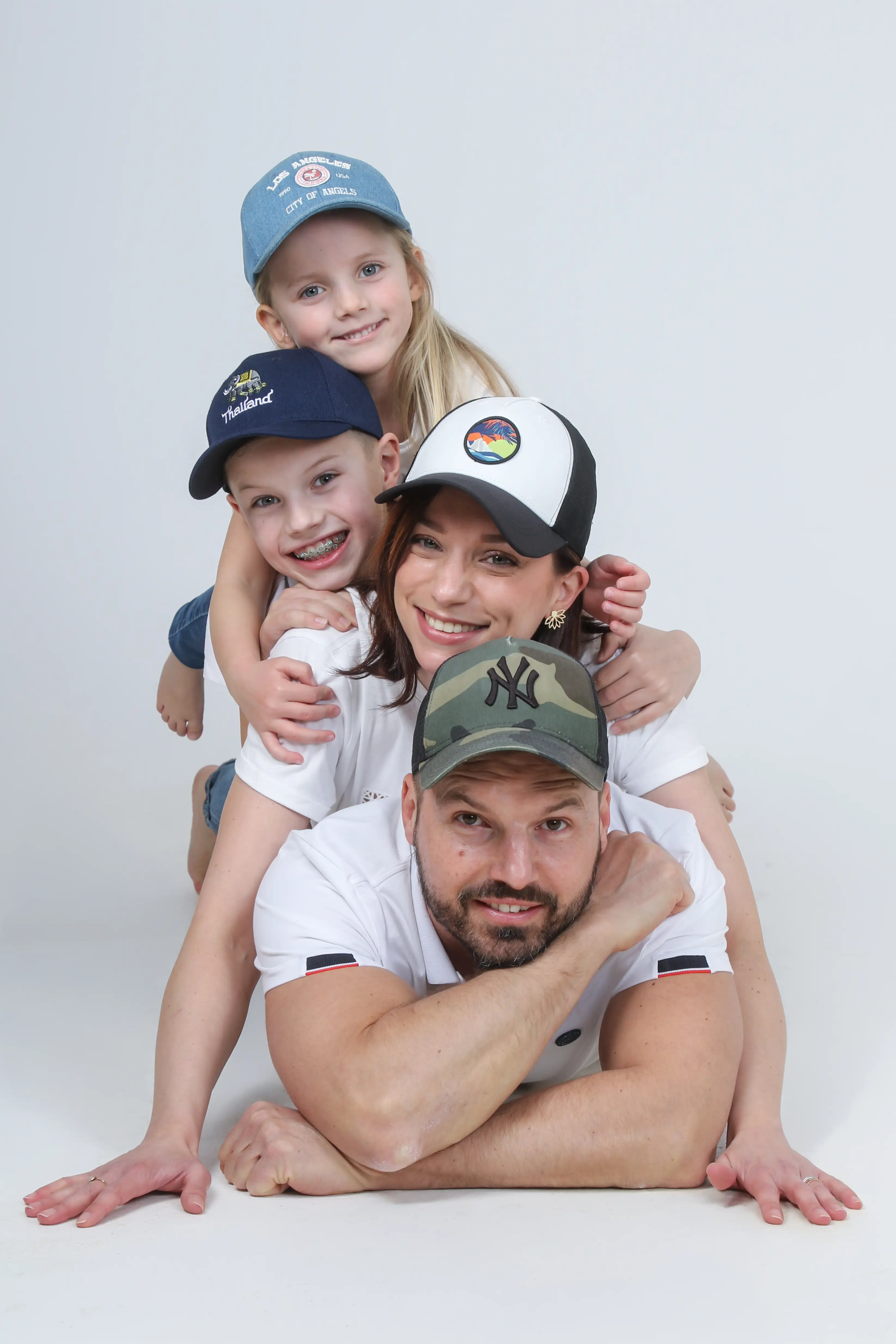 Reportage photo de famille en studio pour des souvenirs authentiques à Lyon