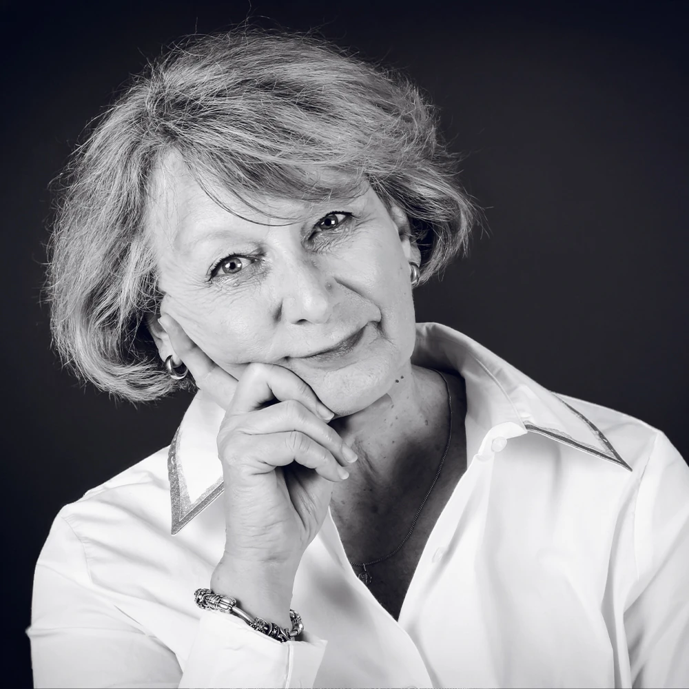 Portrait Leadership d’une femme en noir et blanc à Lyon